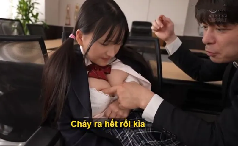 Ba năm trời, thầy giáo rèn luyện học trò ngực đẹp thành “hũ đựng tinh”